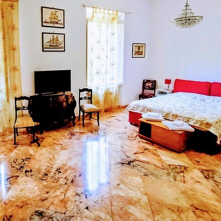 Gabry'S Home Three-Bedroom Big Apartment Near City Center & Train Station To Pisa And Florence & Ferries To Sardegna Corsica Ліворно Екстер'єр фото
