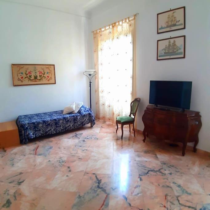 Gabry'S Home Three-Bedroom Big Apartment Near City Center & Train Station To Pisa And Florence & Ferries To Sardegna Corsica Ліворно Екстер'єр фото