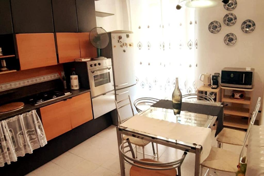 Gabry'S Home Three-Bedroom Big Apartment Near City Center & Train Station To Pisa And Florence & Ferries To Sardegna Corsica Ліворно Екстер'єр фото
